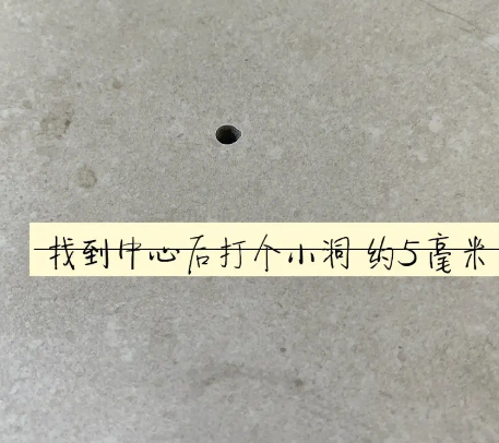 沙河口瓷砖空鼓维修公司专业解答在瓷砖铺贴过程中，如果砂料搅拌不均匀，将会带来以下问题